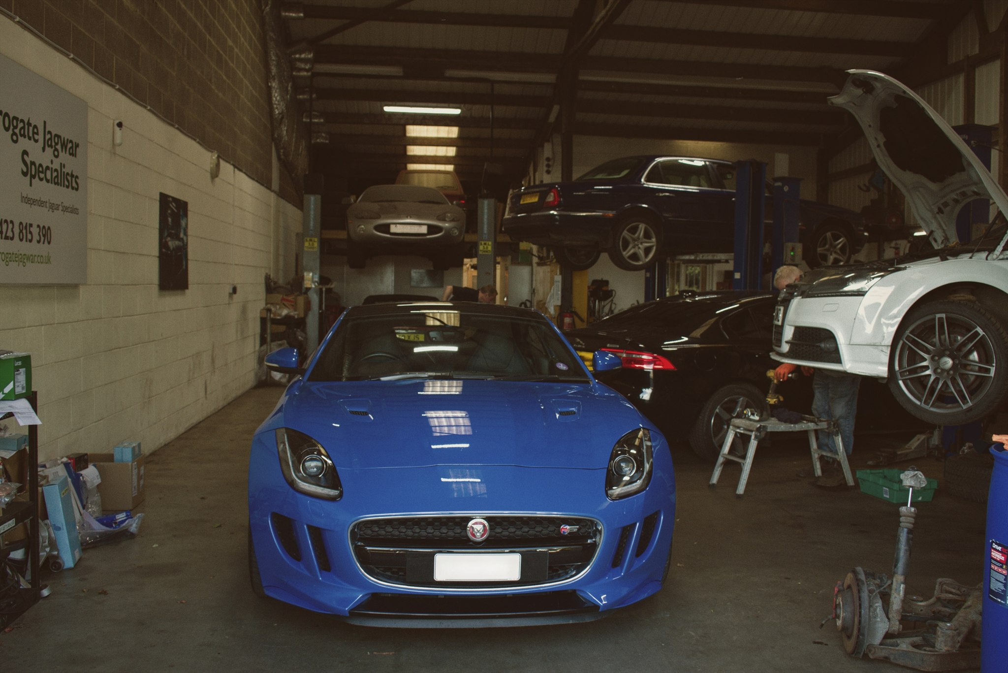 Harrogate Jagwar Specialists spacious and clean workshop floor